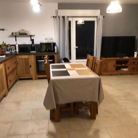Charmant Logement Avec Piscine. Lägenhet Valleraugue Exteriör bild